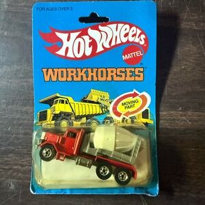Vintage 1983 Hot Wheels Workhorses 1169 Peterbilt Cement Mixer New